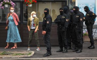 Білорусь: влада зумисно переслідує жінок, причетних до протестів напередодні виборів
