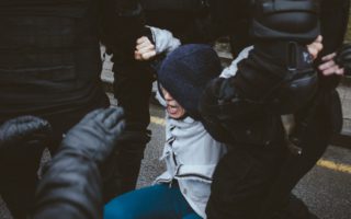Білорусь: В умовах жорстокого придушення мирних протестів бізнес несе відповідальність за дотримання прав людини