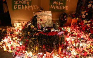Білорусь: мирний протестувальник, затриманий міліцією після побиття, помер у лікарні