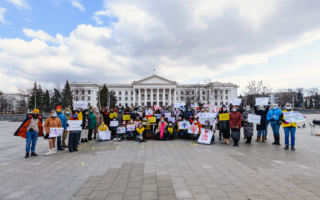Amnesty International разом із місцевими активістками провели першу ходу проти домашнього насильства на Донеччині