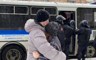 Росія: Amnesty International вимагає звільнити всіх мирних учасників/-ць протестів і тих, кого заарештували напередодні масових акцій